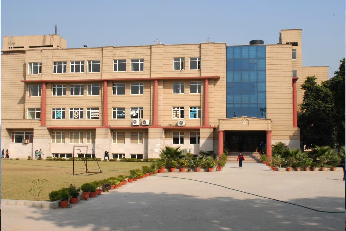 Summer Fields International School, Greater Kailash